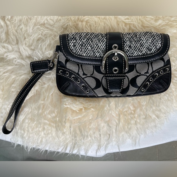 Coach Snap Wool Wristlet - Picture 1 of 4